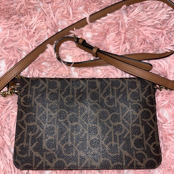 Calvin Klein Crossbody - Picture 4 of 9
